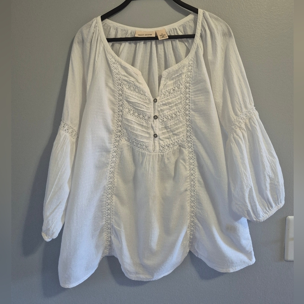 DKNY Y2K bohemian vintage 90s White Blouse with Crochet and Button Details Sz M